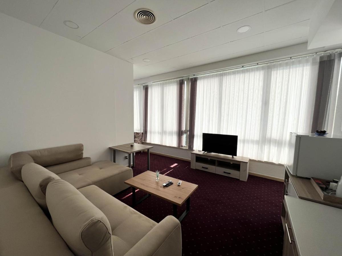 Lux Apartments โมสตาร์ ภายนอก รูปภาพ