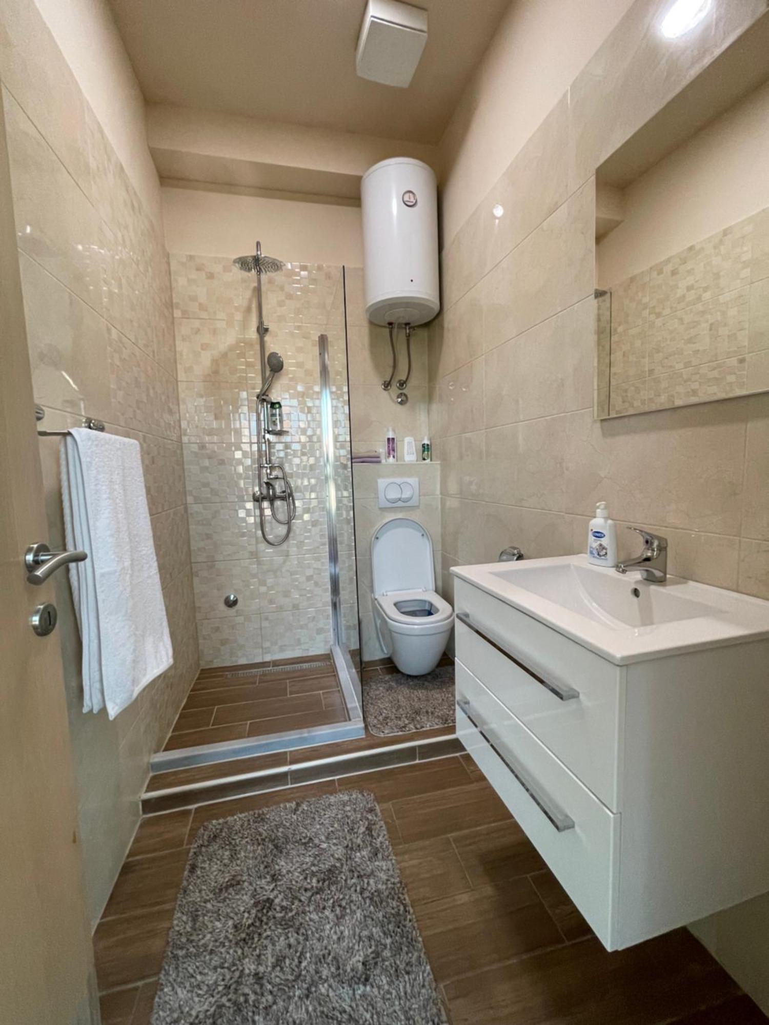 Lux Apartments โมสตาร์ ภายนอก รูปภาพ