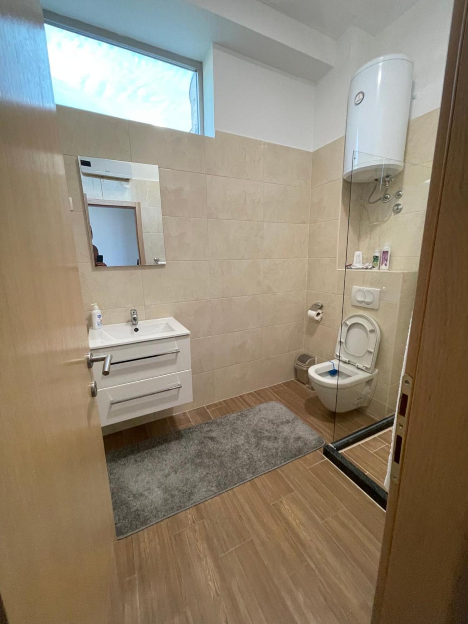 Lux Apartments โมสตาร์ ภายนอก รูปภาพ